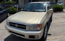 2002 Nissan Pathfinder LE