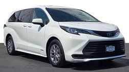 2021 Toyota Sienna LE 8-Passenger