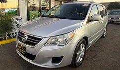 2011 Volkswagen Routan SE