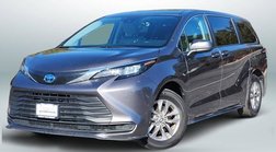 2024 Toyota Sienna LE 8-Passenger