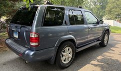 2001 Nissan Pathfinder LE