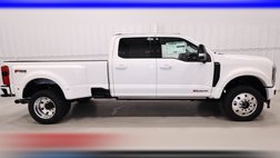 2026 Ford F-450 Super Duty Platinum