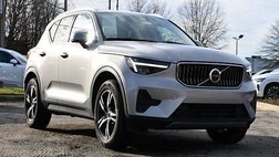 2025 Volvo XC40 B5 Core Bright Theme