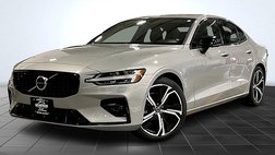 2024 Volvo S60 B5 Ultimate Dark Theme