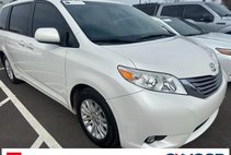 2016 Toyota Sienna XLE 7-Passenger Auto Access Seat