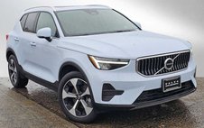 2025 Volvo XC40 B5 Core Bright Theme