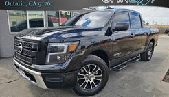 2022 Nissan Titan SV