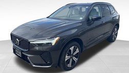 2025 Volvo XC60 T8 Core Dark Theme