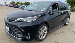 2022 Toyota Sienna Platinum 7-Passenger