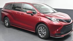 2021 Toyota Sienna LE 8-Passenger