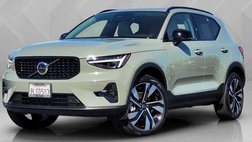 2024 Volvo XC40 B5 Ultimate Dark Theme