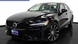 2023 Volvo S60 Recharge T8 Plus Dark Theme