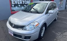 2010 Nissan Versa 1.8 S