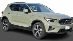 2023 Volvo XC40 B5 Plus Bright Theme