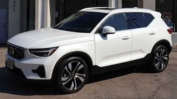 2023 Volvo XC40 B4 Plus Bright Theme