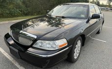 2011 Lincoln Town Car Signature Limited