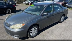 2005 Toyota Camry LE FWD
