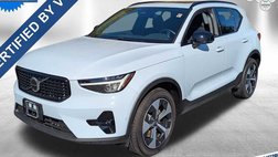 2025 Volvo XC40 B5 Plus Dark Theme