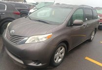 2015 Toyota Sienna LE 8-Passenger