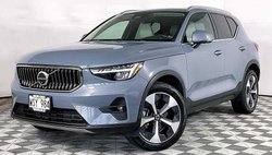 2023 Volvo XC40 B4 Plus Bright Theme