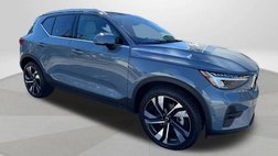 2023 Volvo XC40 B5 Plus Bright Theme