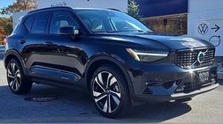 2025 Volvo XC40 B5 Ultra Dark Theme