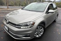 2018 Volkswagen Golf SE
