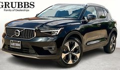 2025 Volvo XC40 B5 Plus Bright Theme