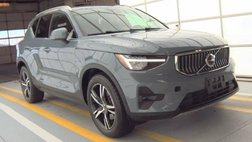 2023 Volvo XC40 B5 Plus Bright Theme