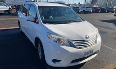 2016 Toyota Sienna LE 7-Passenger Auto Access Seat