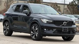2023 Volvo XC40 B5 Plus Dark Theme