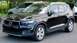 2022 Volvo XC40 T5 Momentum