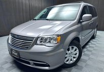 2016 Chrysler Town and Country Touring