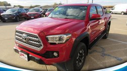 2017 Toyota Tacoma TRD Off Road Double Cab 5' Bed V6 4x4 AT (Natl)