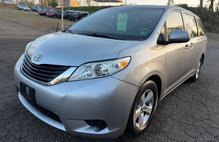 2012 Toyota Sienna LE 8-Passenger