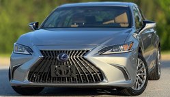 2022 Lexus ES 300h Base