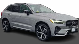 2023 Volvo XC60 B5 Ultimate Dark Theme