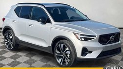 2025 Volvo XC40 B5 Plus Dark Theme