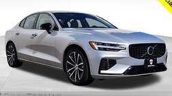 2024 Volvo S60 Recharge T8 Core Dark Theme