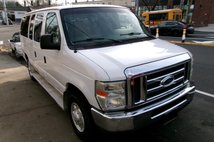 2009 Ford E-Series E-350 XLT Super Duty Passenger Van