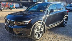 2025 Volvo XC40 B5 Core Bright Theme