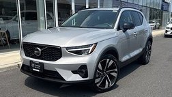 2025 Volvo XC40 B5 Plus Dark Theme