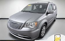 2016 Chrysler Town and Country Touring