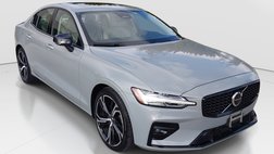 2024 Volvo S60 B5 Plus Dark Theme