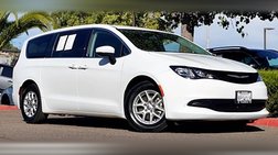 2022 Chrysler Voyager LX