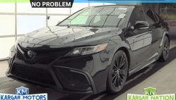 2022 Toyota Camry Hybrid SE Nightshade