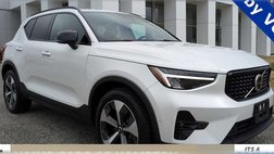 2023 Volvo XC40 B5 Plus Dark Theme