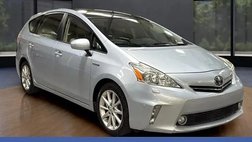 2014 Toyota Prius v Five