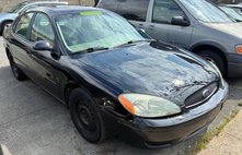 2004 Ford Taurus SE
