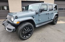 2025 Jeep Wrangler Sahara 4xe